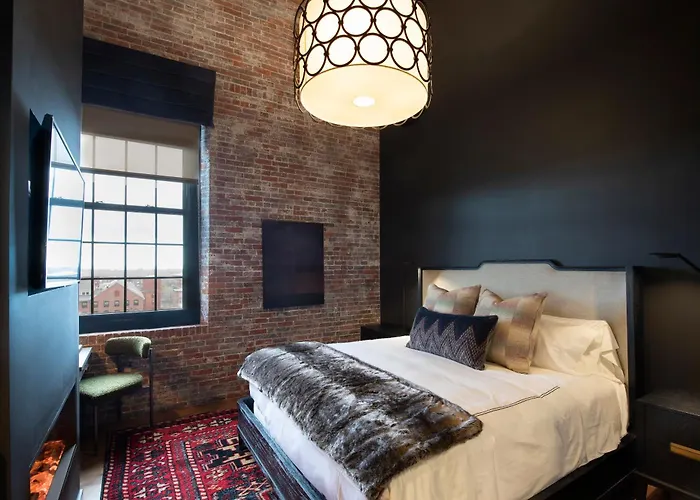 The Lincoln Hotel